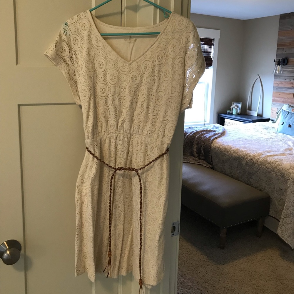 Cute dress with brown belt accent